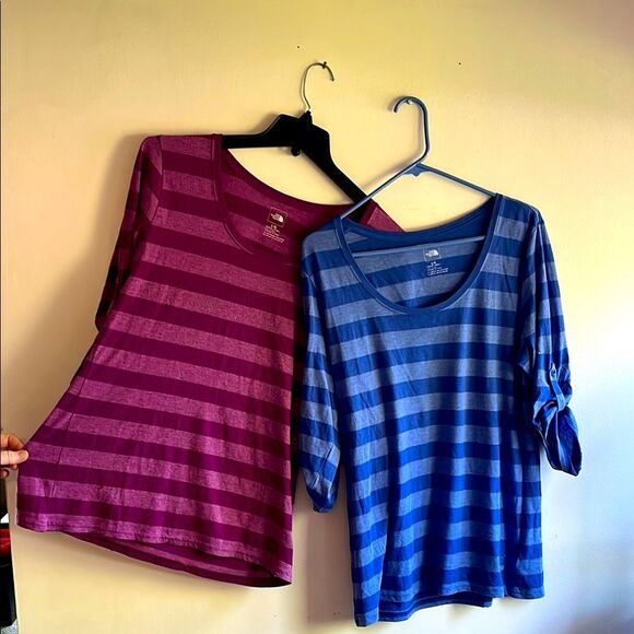 BUNDLE OF 2 WOMEN’S THE NORTH FACE STRIPED TOPS SIZE LARGE - Picture 1 of 9